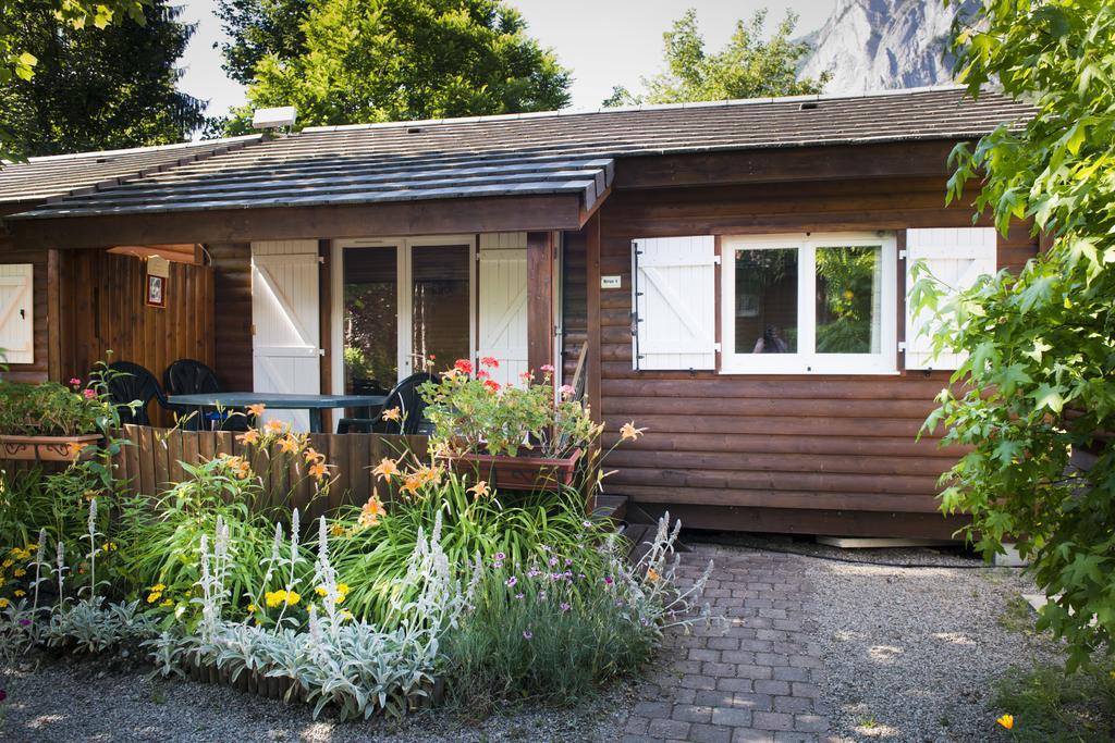 A La Rencontre Du Soleil - Camping Le Bourg-dʼOisans Exterior foto