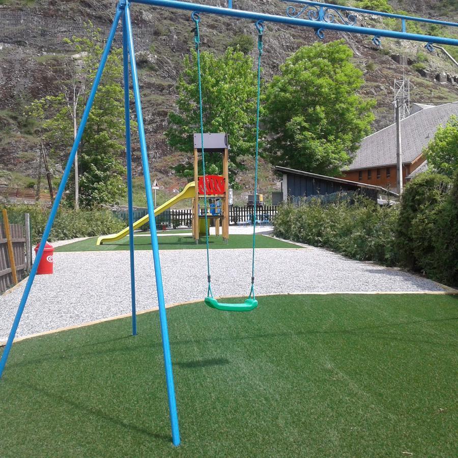 A La Rencontre Du Soleil - Camping Le Bourg-dʼOisans Exterior foto